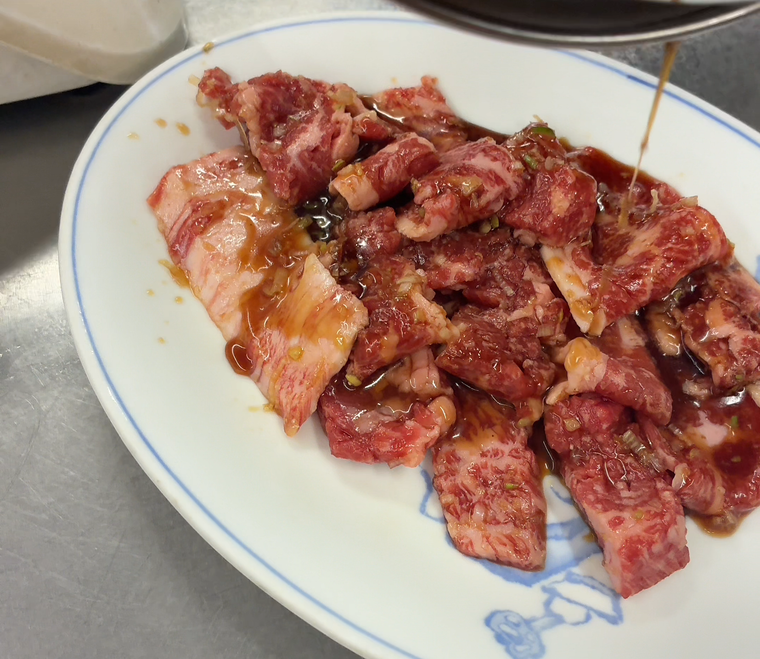 盛り付けられた肉