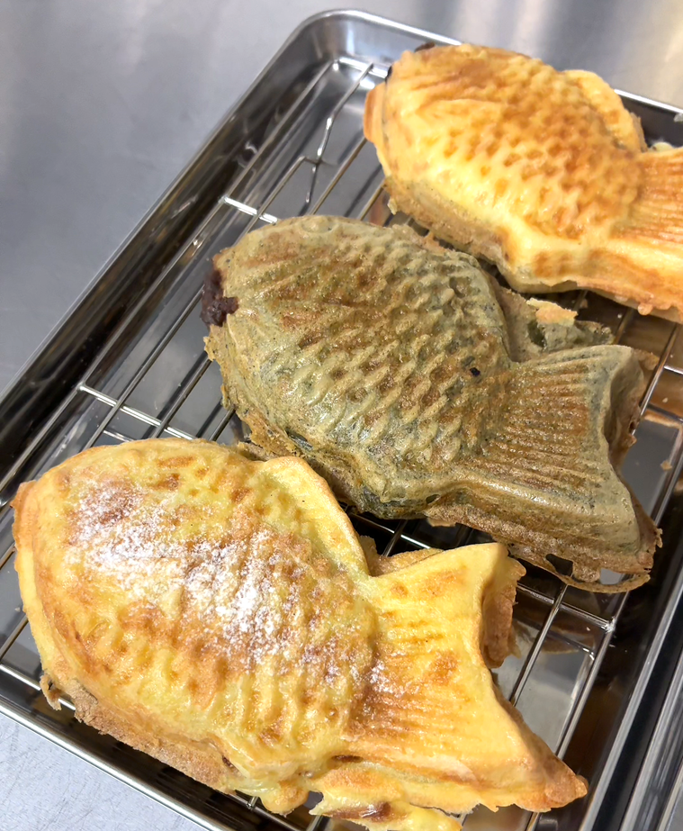 焼き揚がったたいやき