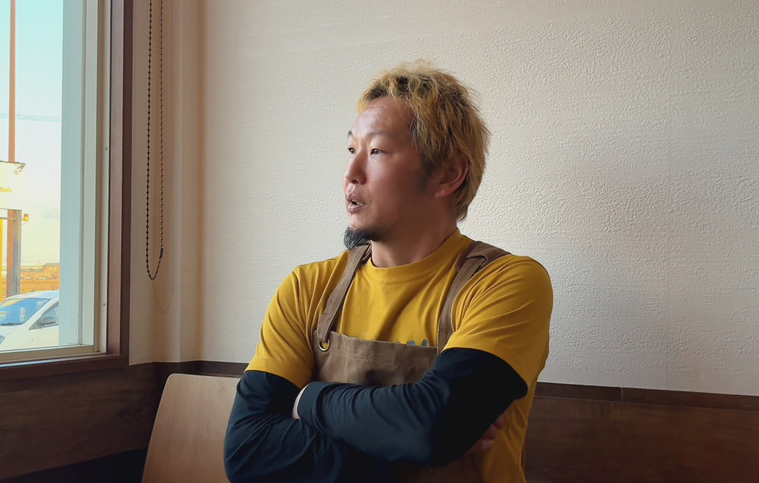 インタビューを受ける池野さん