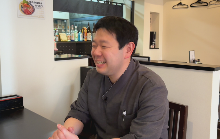 インタビューを受ける澤田さん