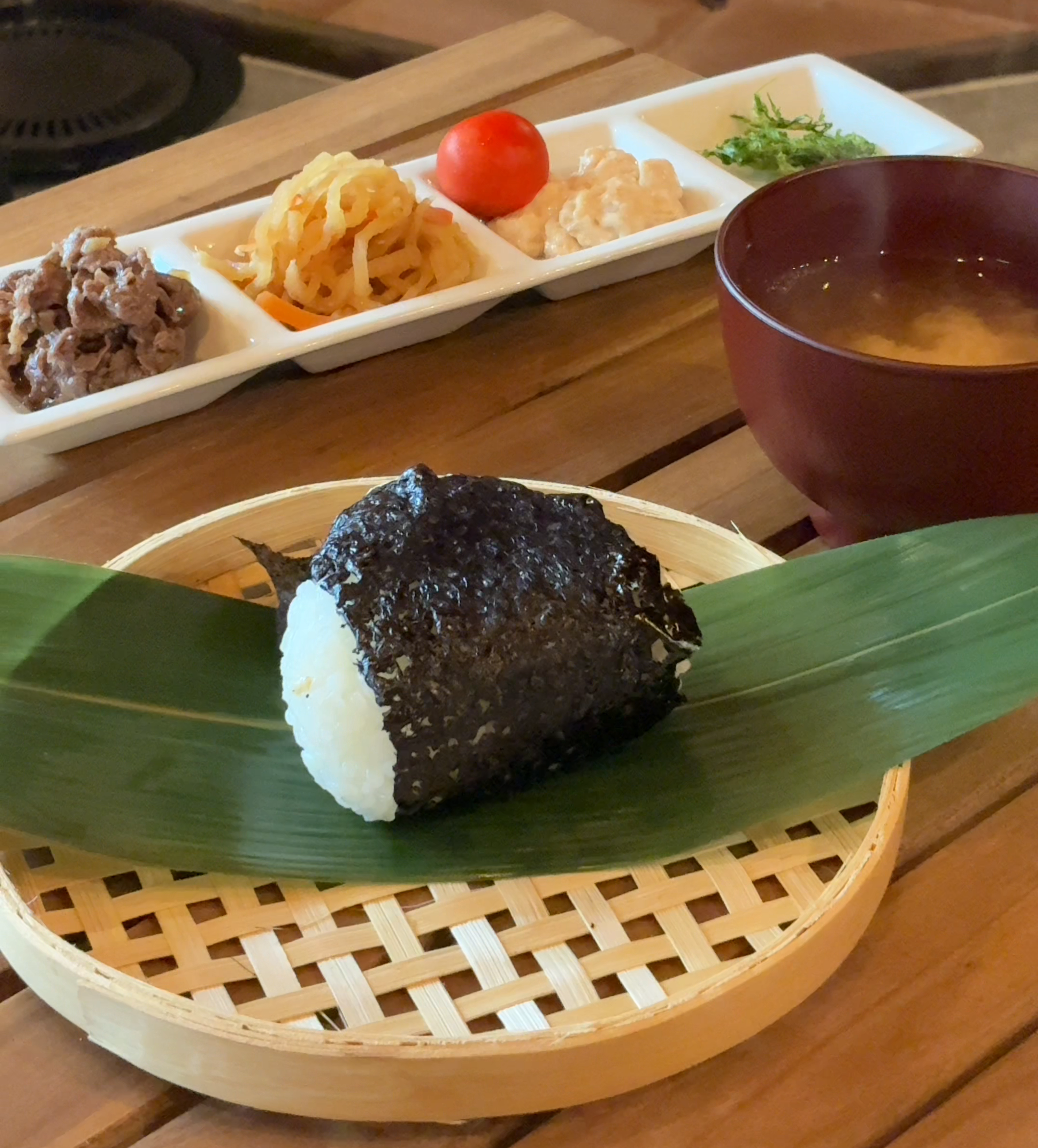 おにぎり　ドミナント 4 （26.０㎝） 薪炎土鍋ごはん】薪火羽釜炊きが生み出す本気の白米。たどり着いた