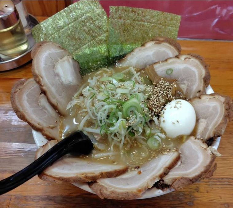 丼に入ったくろべんジャースペシャル 味噌