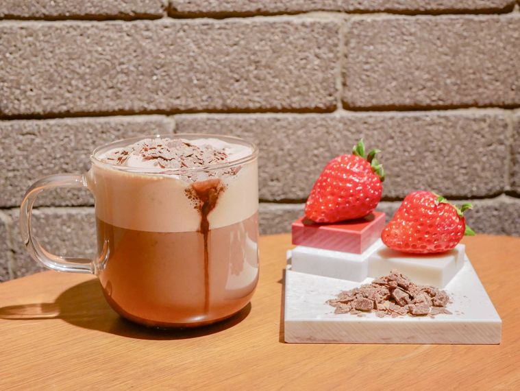 スターバックスの新作カカオ ムース ラテ