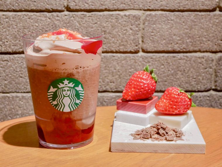 スタバのバレンタイン新作カカオストロベリー ムース フラペチーノをレポ今年の主役はカカオ