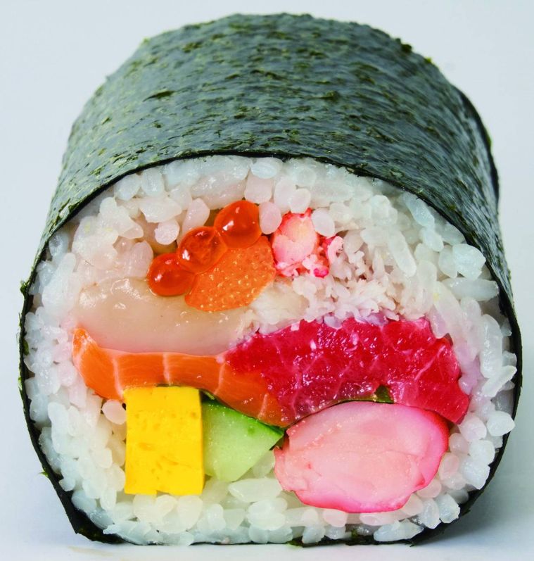 1. 北海道産サーモンとホタテの笑福恵方巻