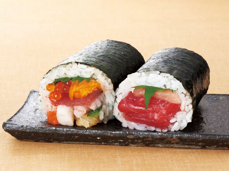 3. 開運恵方巻2色セット8種海鮮・本鮪巻