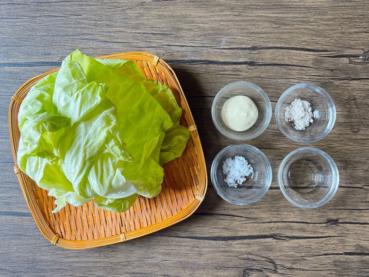 キャベツのコールスローの材料