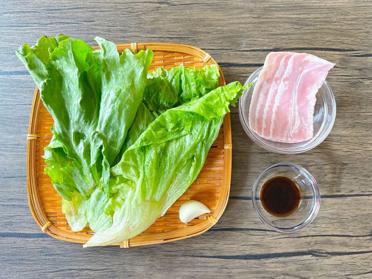 レタスの外葉炒めの材料