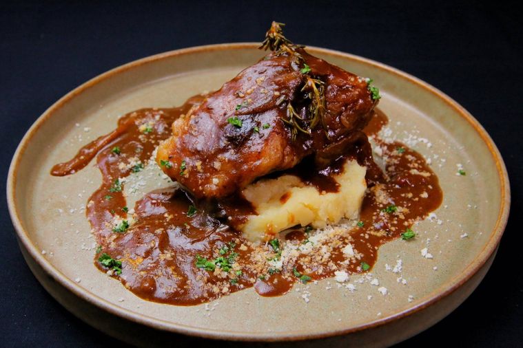 カカオの香りを纏わせた黒毛和牛のラグー