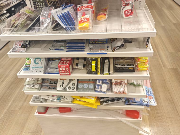 セリアの防災用ろうそくの売り場