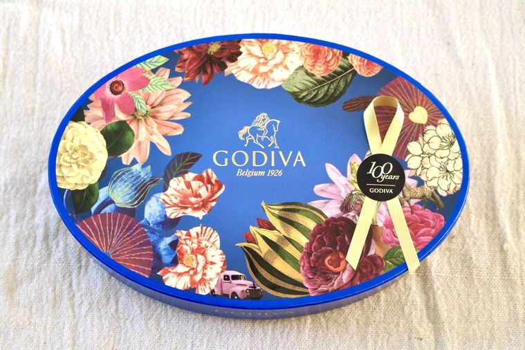 100年の遊び心 アソートメント 10粒入のパッケージ