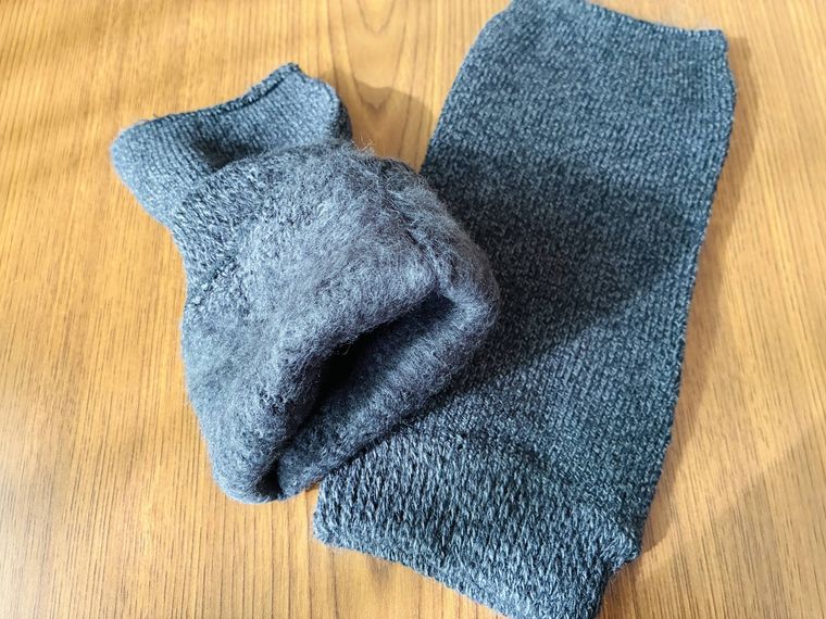 パイル起毛のレッグウォーマーの外側と内側