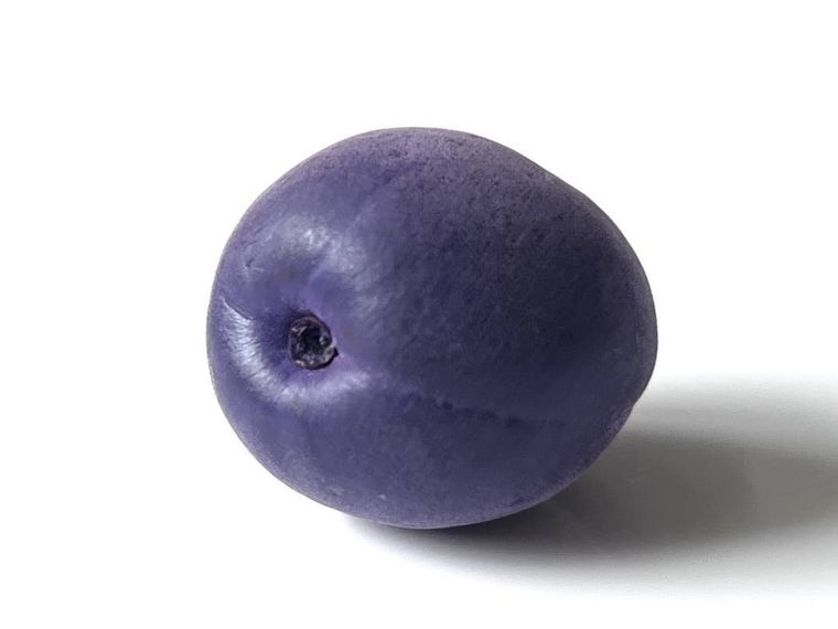 ぶどう味 カリカリ梅をパッケージから出した様子