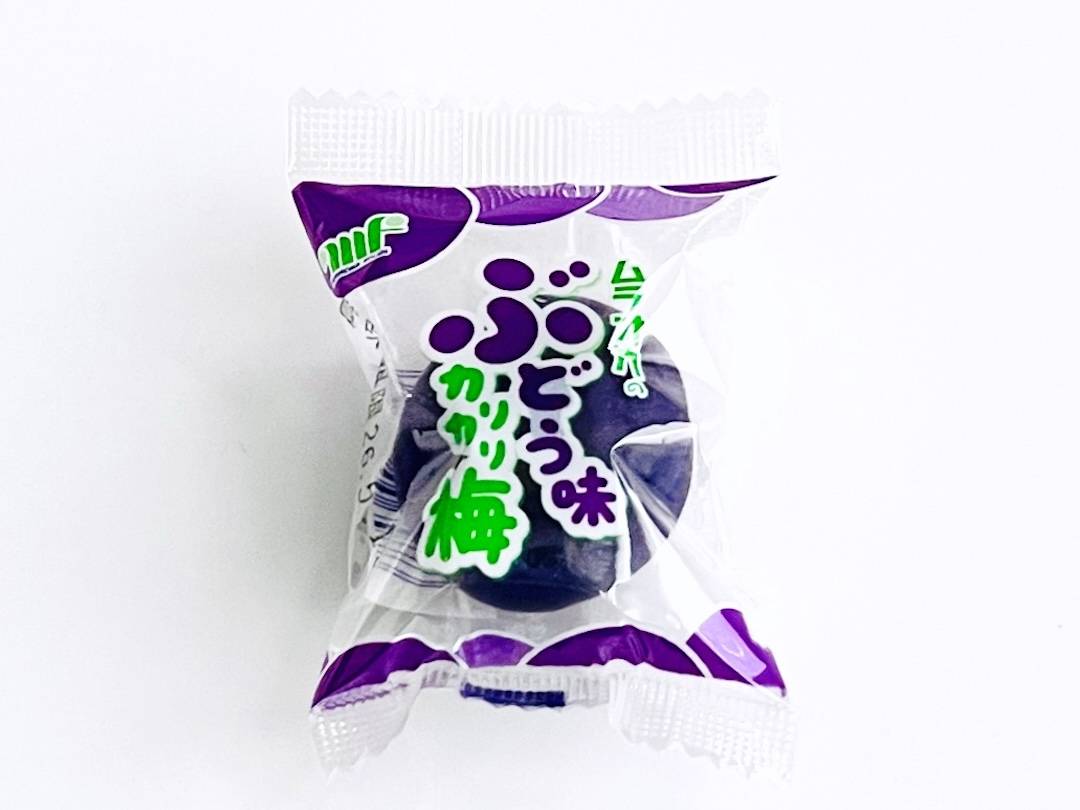 SNSで話題の「カリカリ梅ぶどう味」はどこで買える？コンビニやドンキ