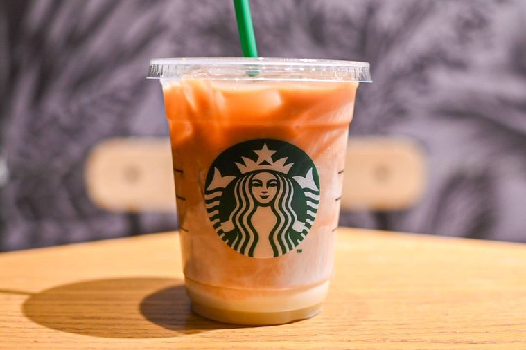 ティーラテを正面から