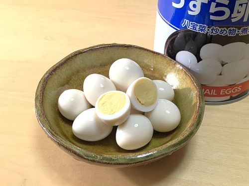 業務スーパーの缶詰うずら卵水煮のうずら卵を器に盛り付けた様子