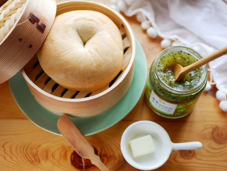 せいろで蒸して解凍したコストコのベーグル