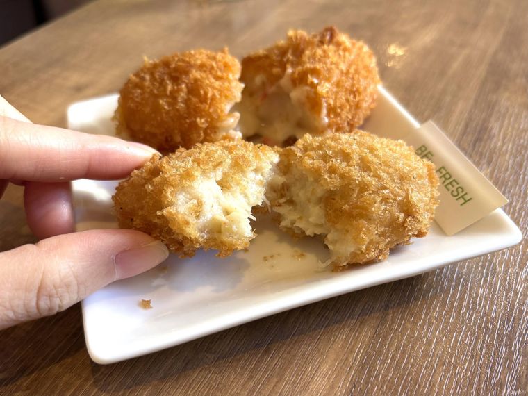 フレッシュネスバーガーのカニクリームコロッケと市販のカニクリームコロッケ