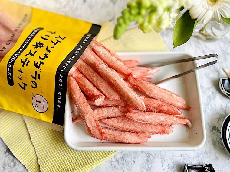 コストコのカニカマを開封してバッドに出しているところ