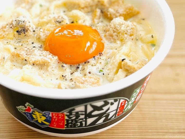 カルボナーラ風にアレンジしたどん兵衛 きつねうどん