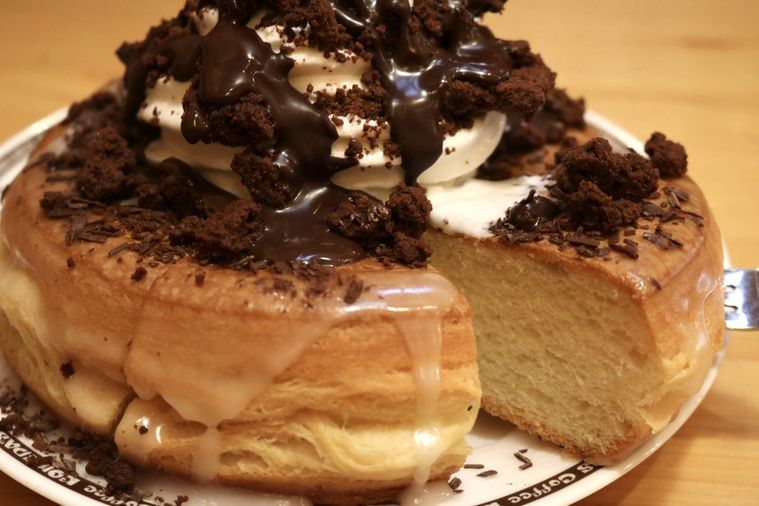 シロノワールをとっている