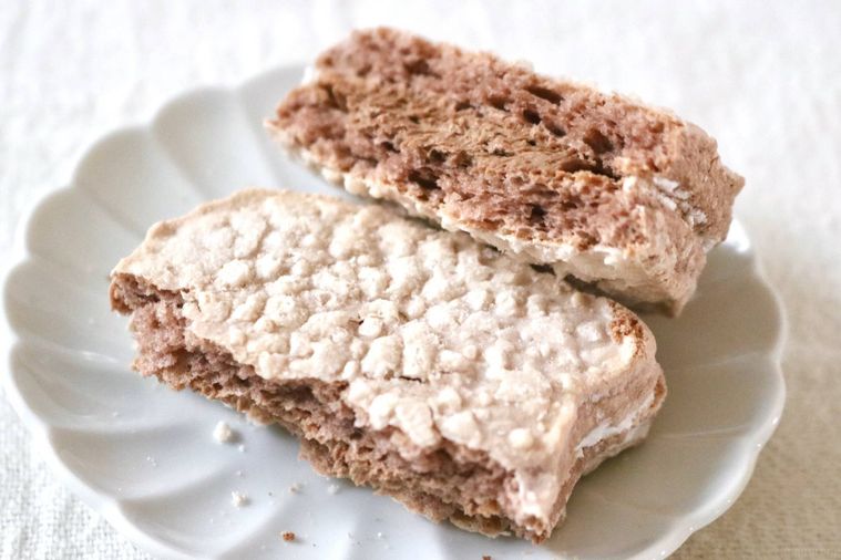 ダックワーズ チョコの断面