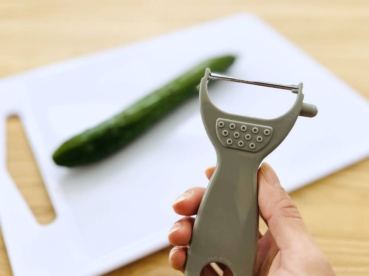 ピーラーときゅうり