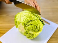 キャベツは横半分に切るのが新常識 理由に効率的無駄も出なくていい