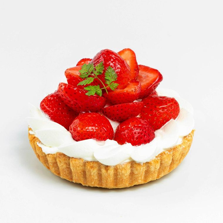 4. あまおういちごホールタルト