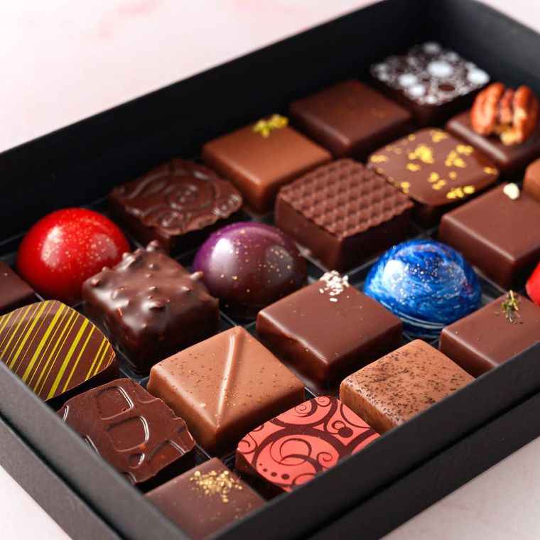 1. バレンタイン限定ボンボンショコラ アソートメント