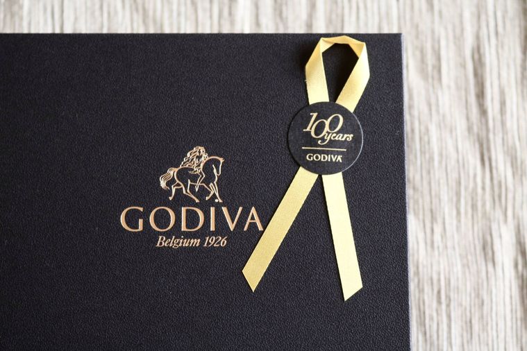 ゴディバ創業100周年を祝うスター シェフ コレクション ジュエル オブ ジ アースのパッケージ