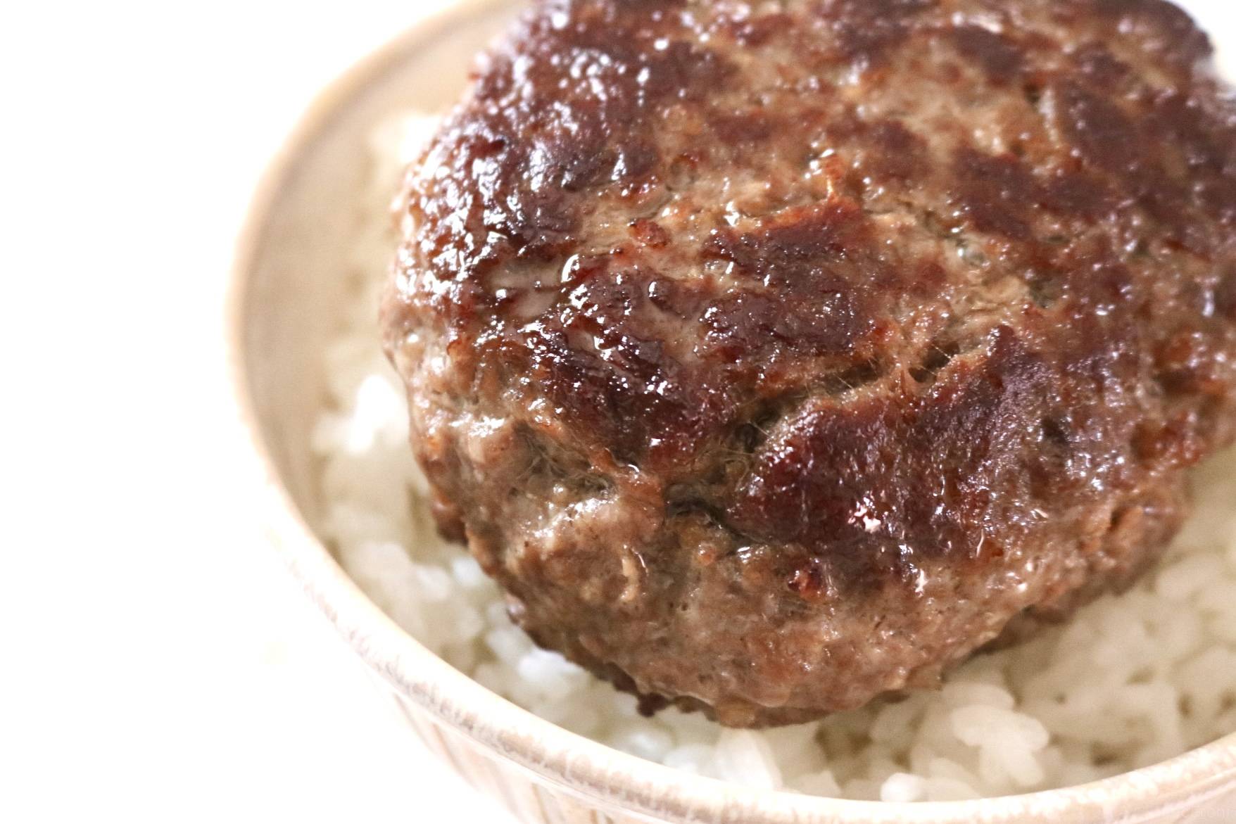 注目の新商品「ひき肉が化ける。®ハンバーグの素」を試してみた