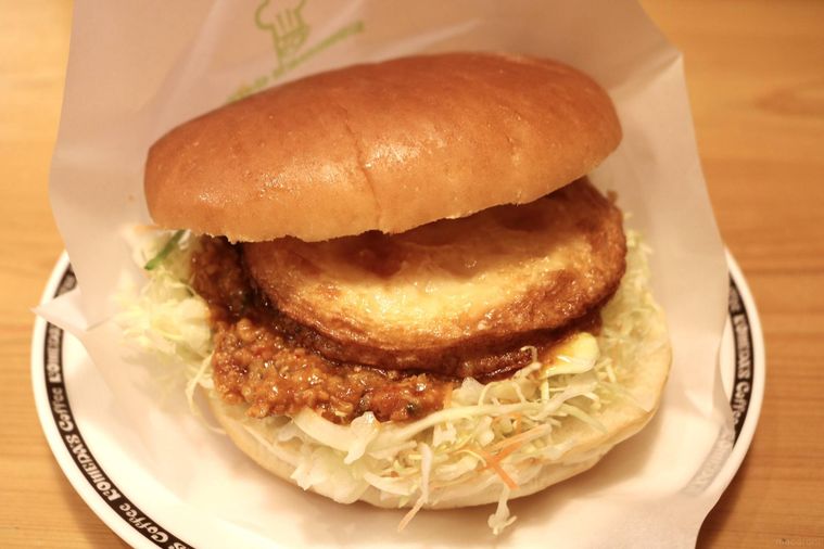 台湾ミンチのコメドムバーガー