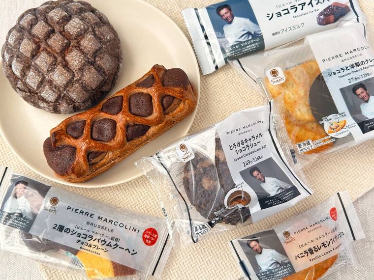 ファミリーマートとピエールマルコリーニがコラボされた商品が並べられている様子