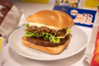 マクドナルドの新作N.Y. バーガーズ5種をひと足早く食べ比べ夜マック限定バーガーも登場