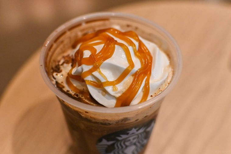 ドリンクのトッピングのアップ