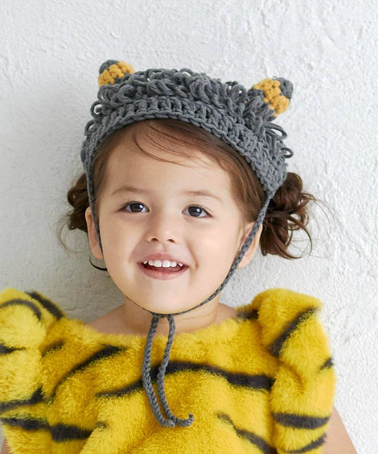 スリーコインズのかぶる鬼のウィッグをかぶった女の子