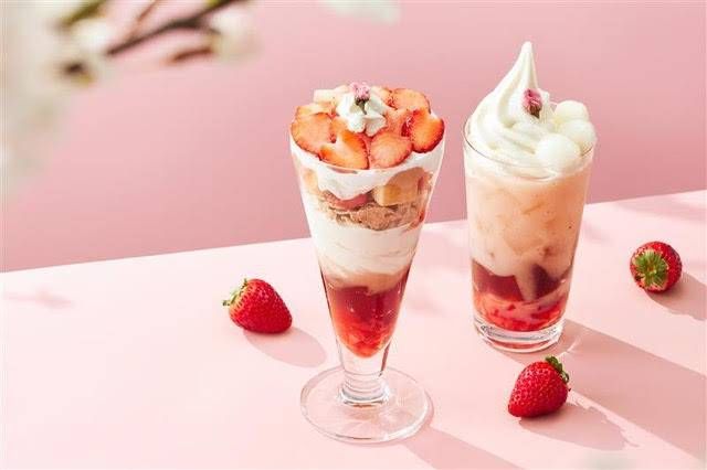桜の苺ショートケーキパフェと桜と苺のティーゼリーラテ