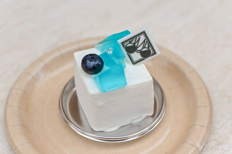 お皿にのったムース