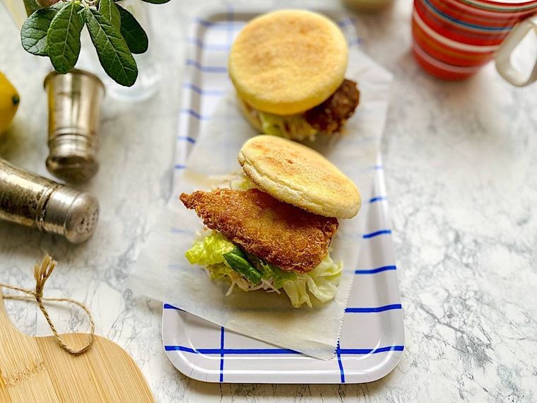 コストコのアジフライをパンで挟んだバーガー風アレンジ