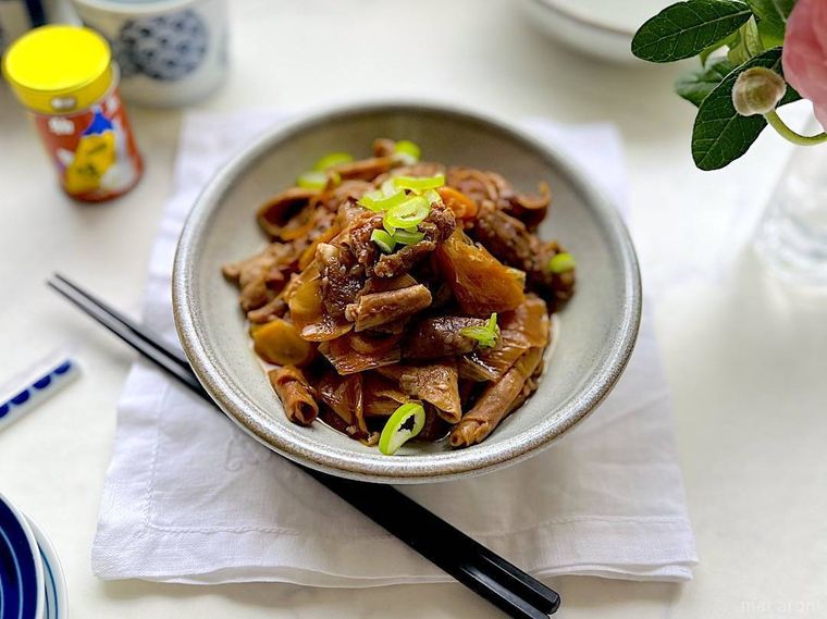 牛すじで作った煮込み料理