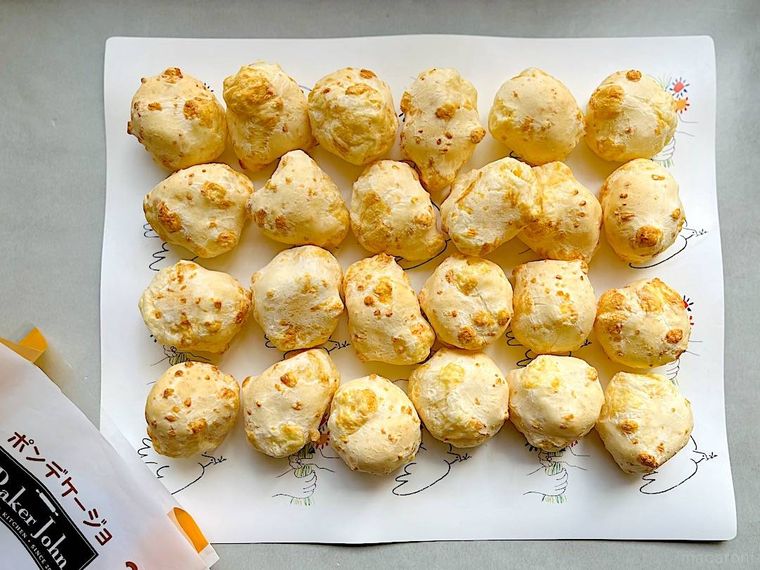 コストコポンデケージョを袋から出して24個すべて並べたところ