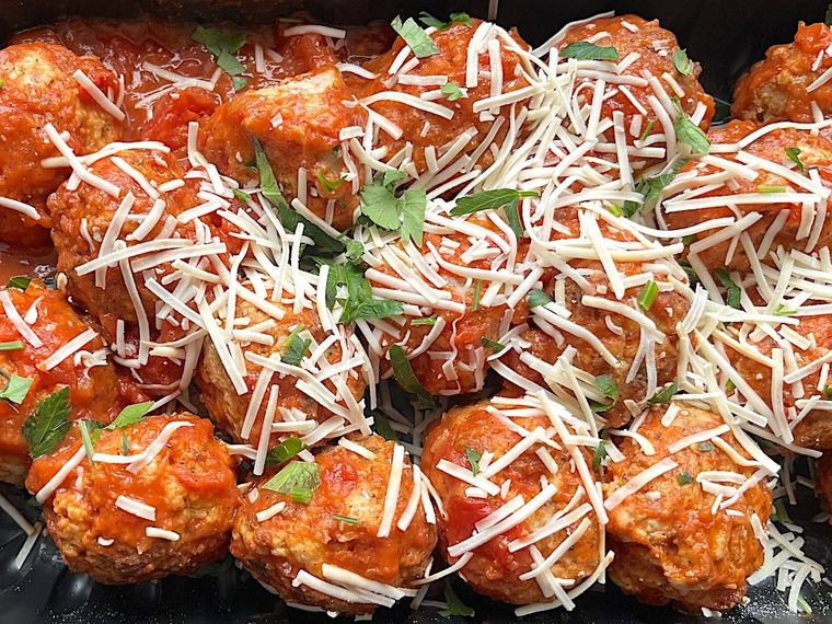 蓋を取ったコストコポークミートボールのアップ