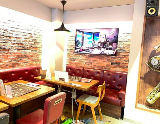 インテリアにこだわったVILLAGE VANGUARD DINERヴィレッジヴァンガード ダイナー吉祥寺店の店内