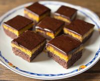 海外SNSでよく見るドバイチョコブラウニーを再現。失敗しにくいレシピで進化系スイーツ