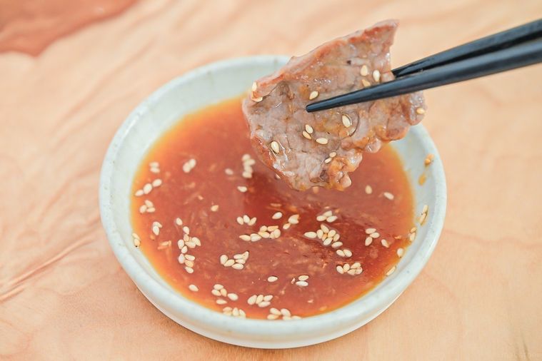 たれに付けた焼肉