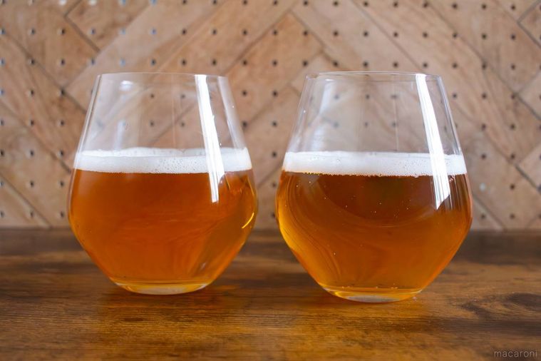 キリンビール新・晴れ風と晴れ風を注いだグラスが並んでいる