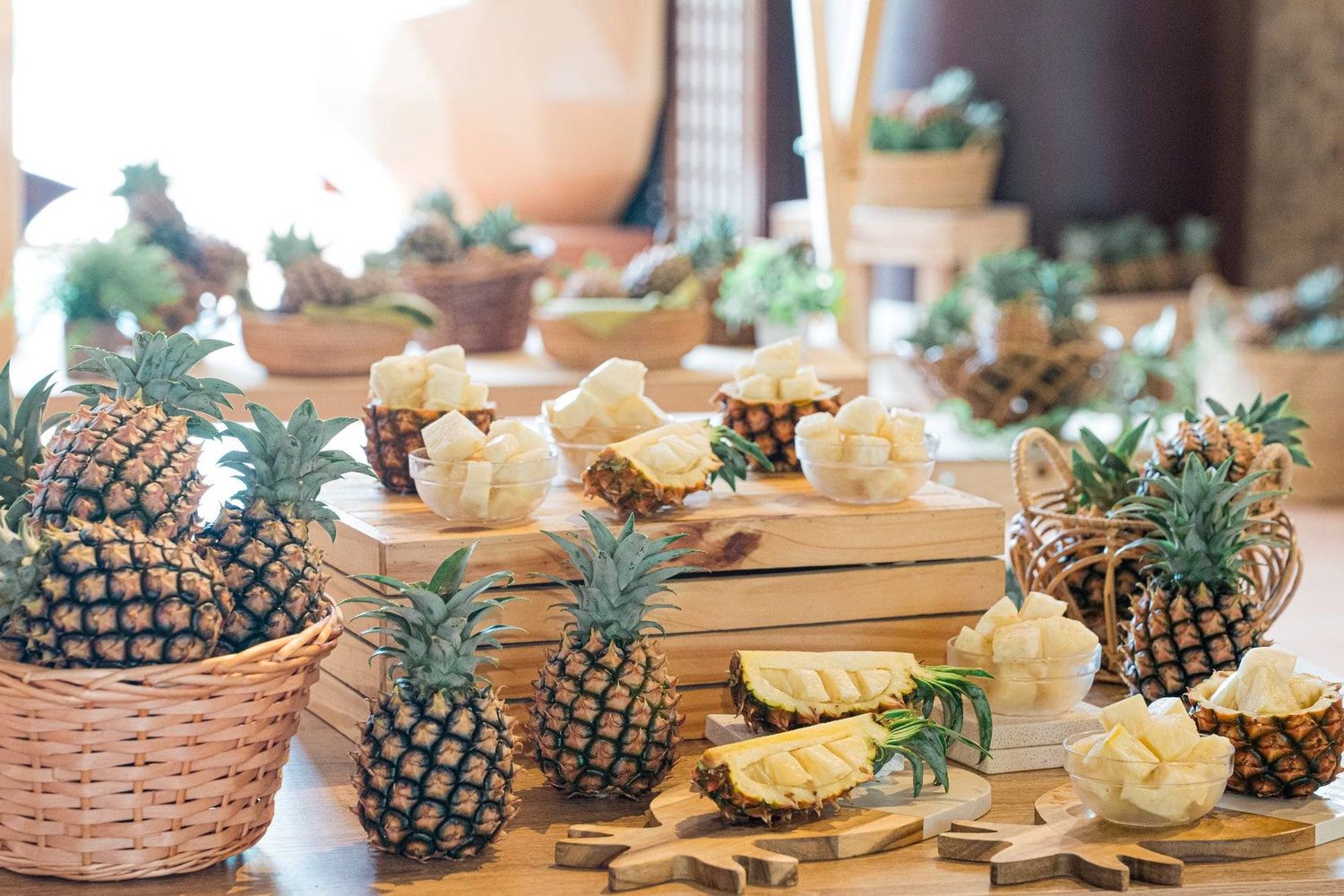 1. 市場に出回らない完熟ピーチパインを味わう