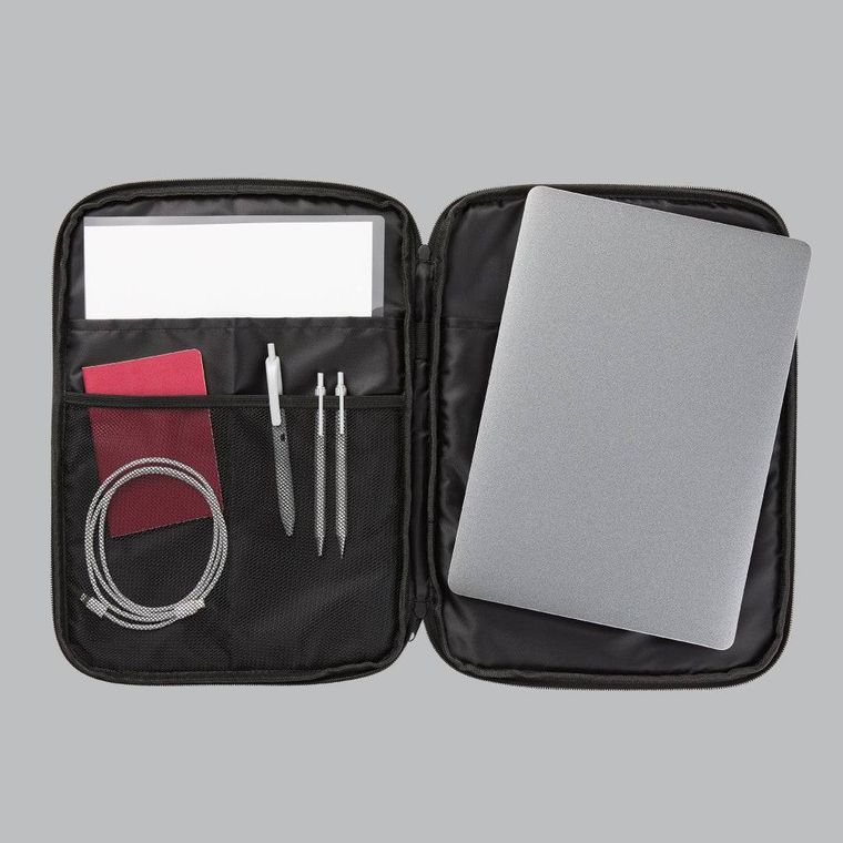 黒ねこA4マルチケース