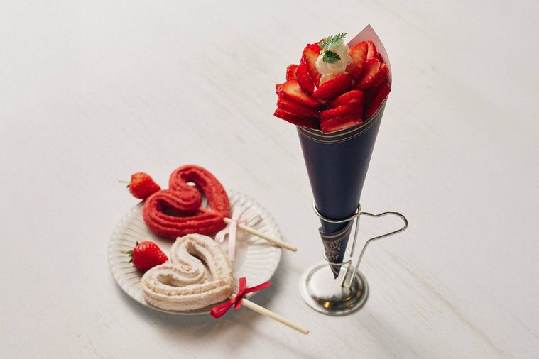 1. スイーツ・ドリンク・グッズが勢ぞろい2